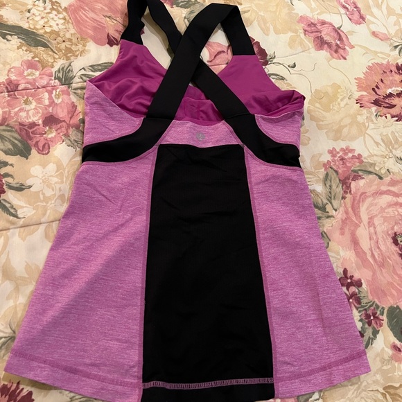 Lululemon - Picture 2 of 2